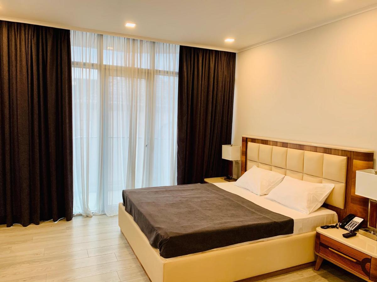Hotel Tsereteli Palace Batumi Ngoại thất bức ảnh
