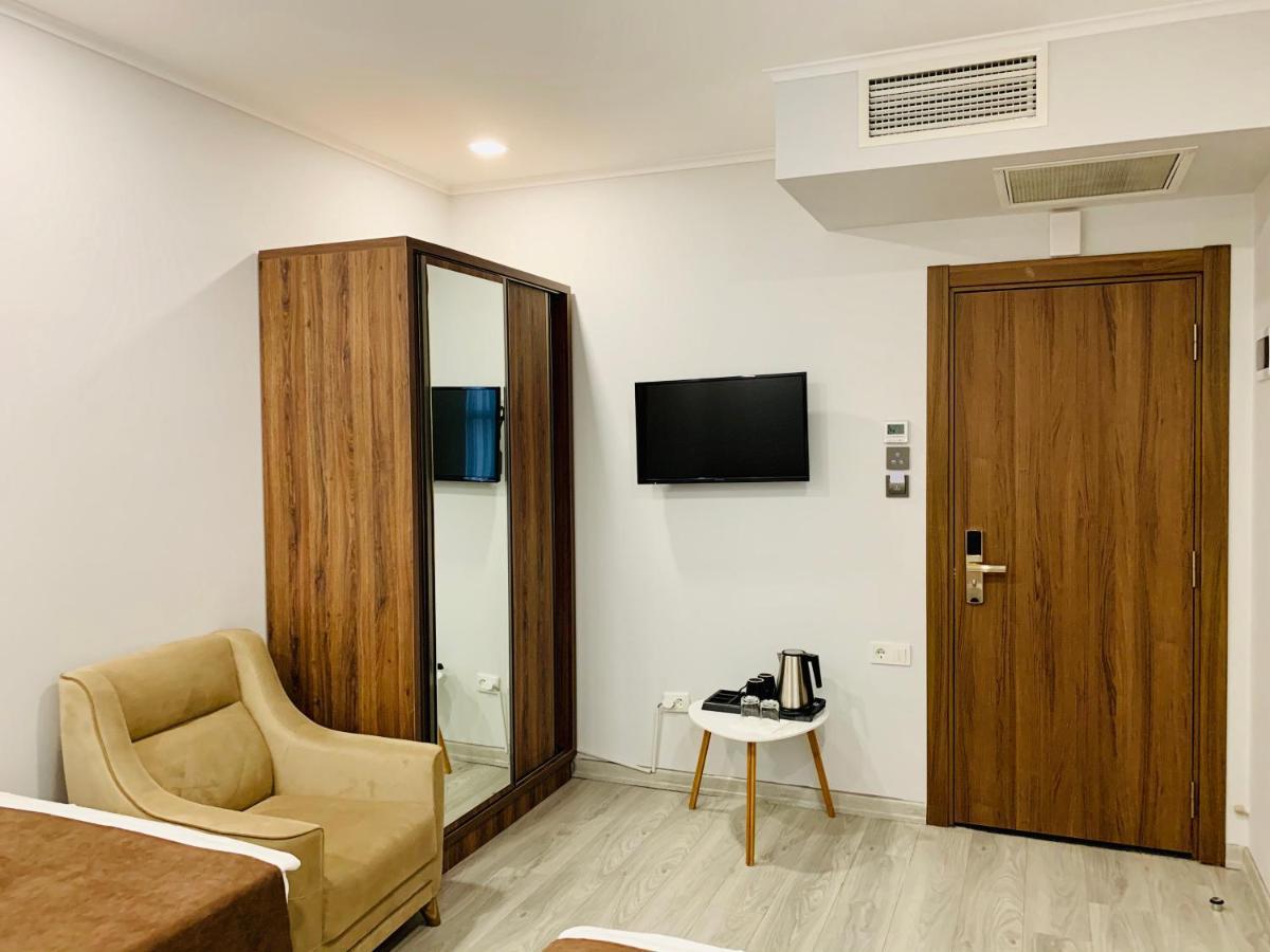 Hotel Tsereteli Palace Batumi Ngoại thất bức ảnh