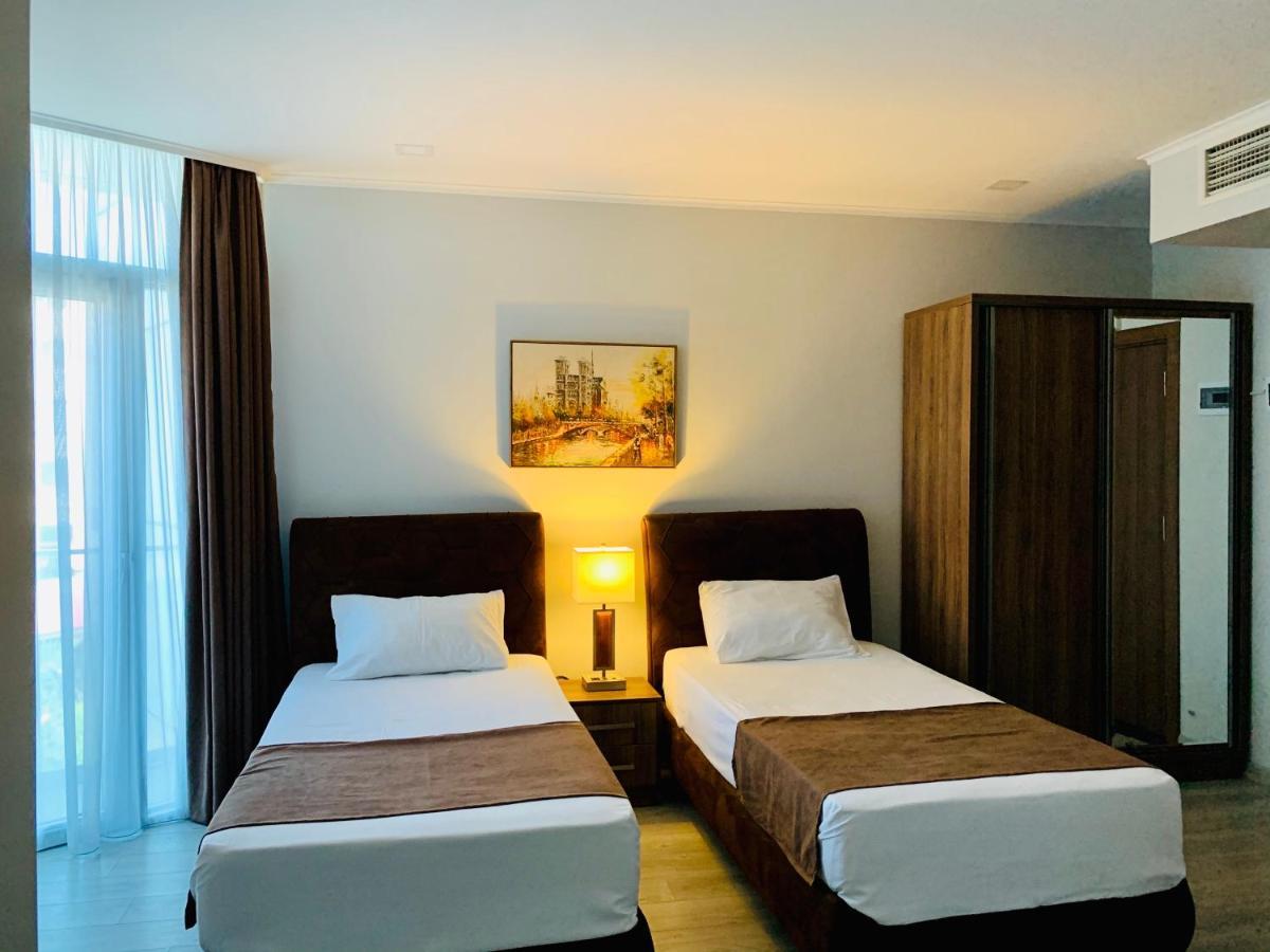 Hotel Tsereteli Palace Batumi Ngoại thất bức ảnh