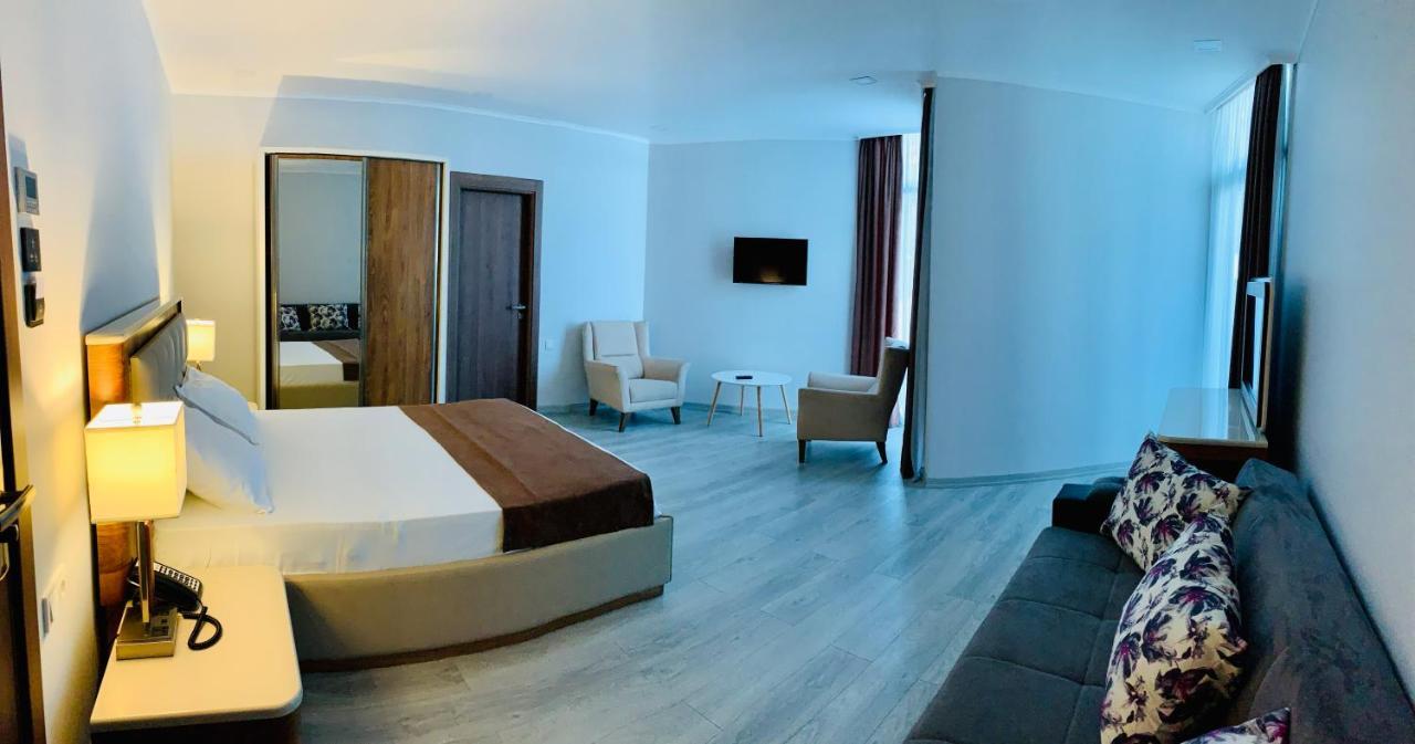 Hotel Tsereteli Palace Batumi Ngoại thất bức ảnh
