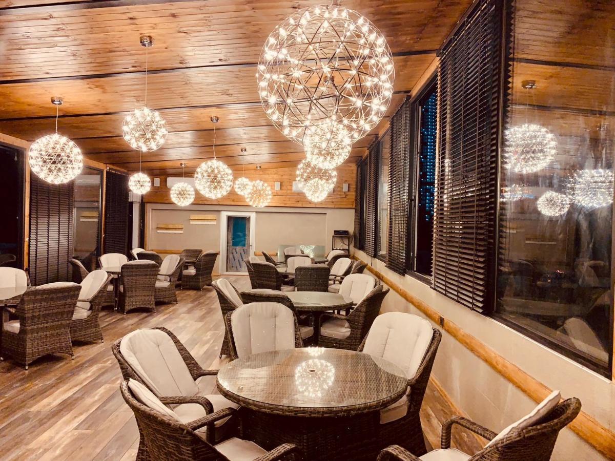 Hotel Tsereteli Palace Batumi Ngoại thất bức ảnh